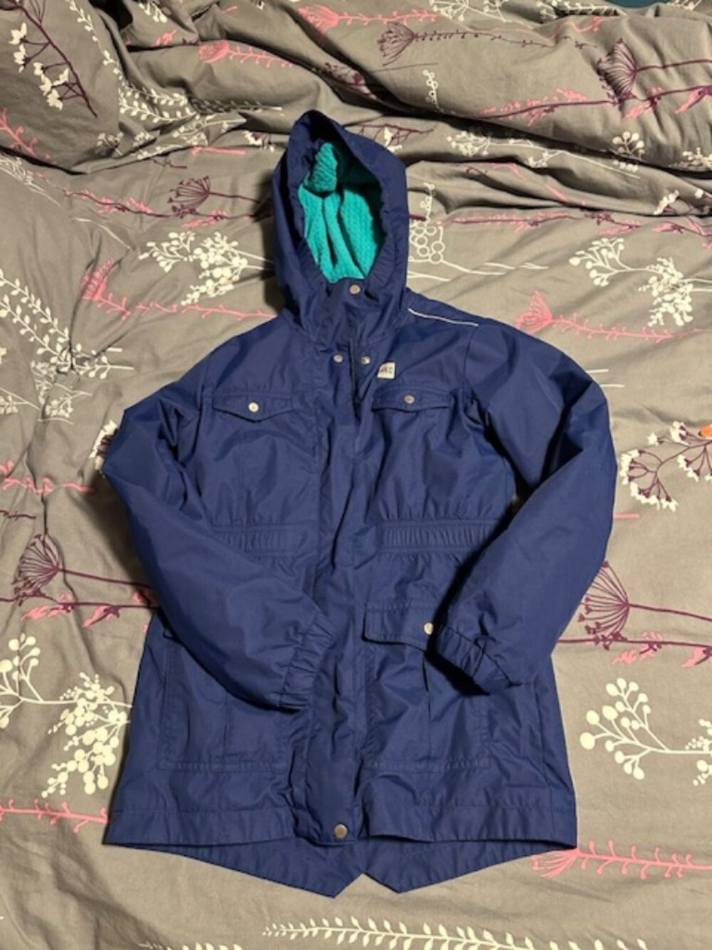 MEC INsulated rain jacket size 10 youth